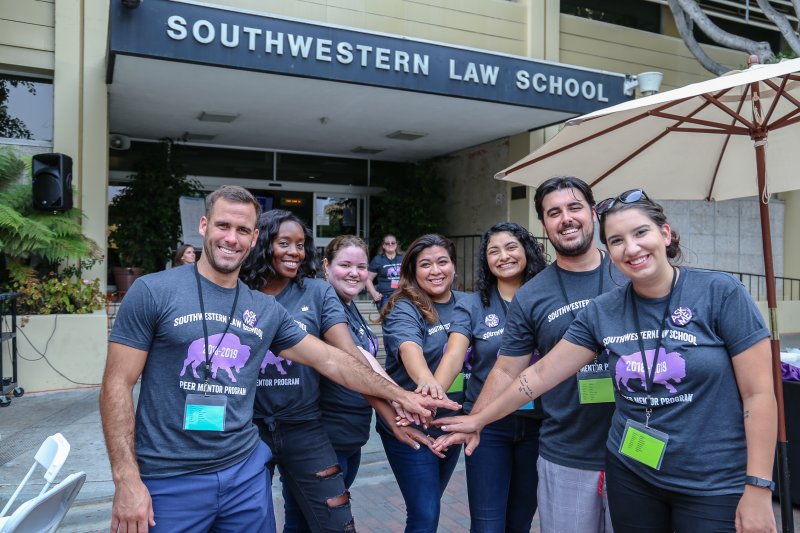 Image_students-low-five