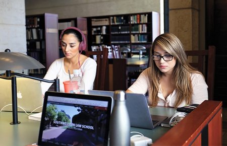 Image - Southwestern Students Studying for the Bar