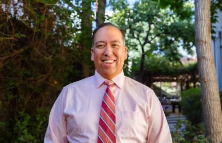 Oscar Teran Headshot