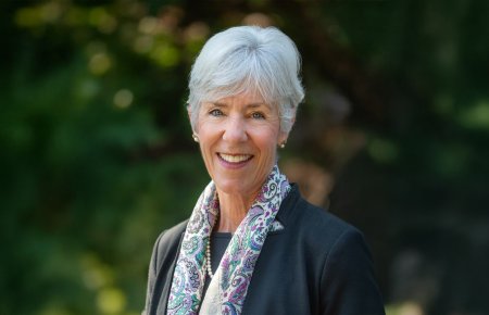 Janet Dial headshot
